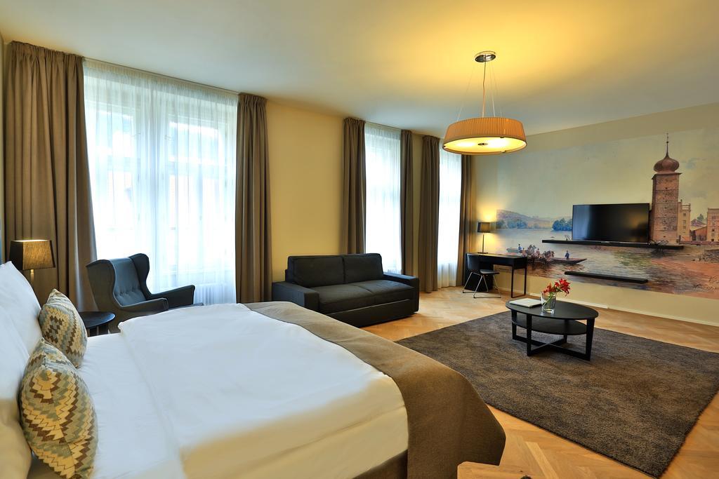 James Hotel & Apartments Praga Exterior foto