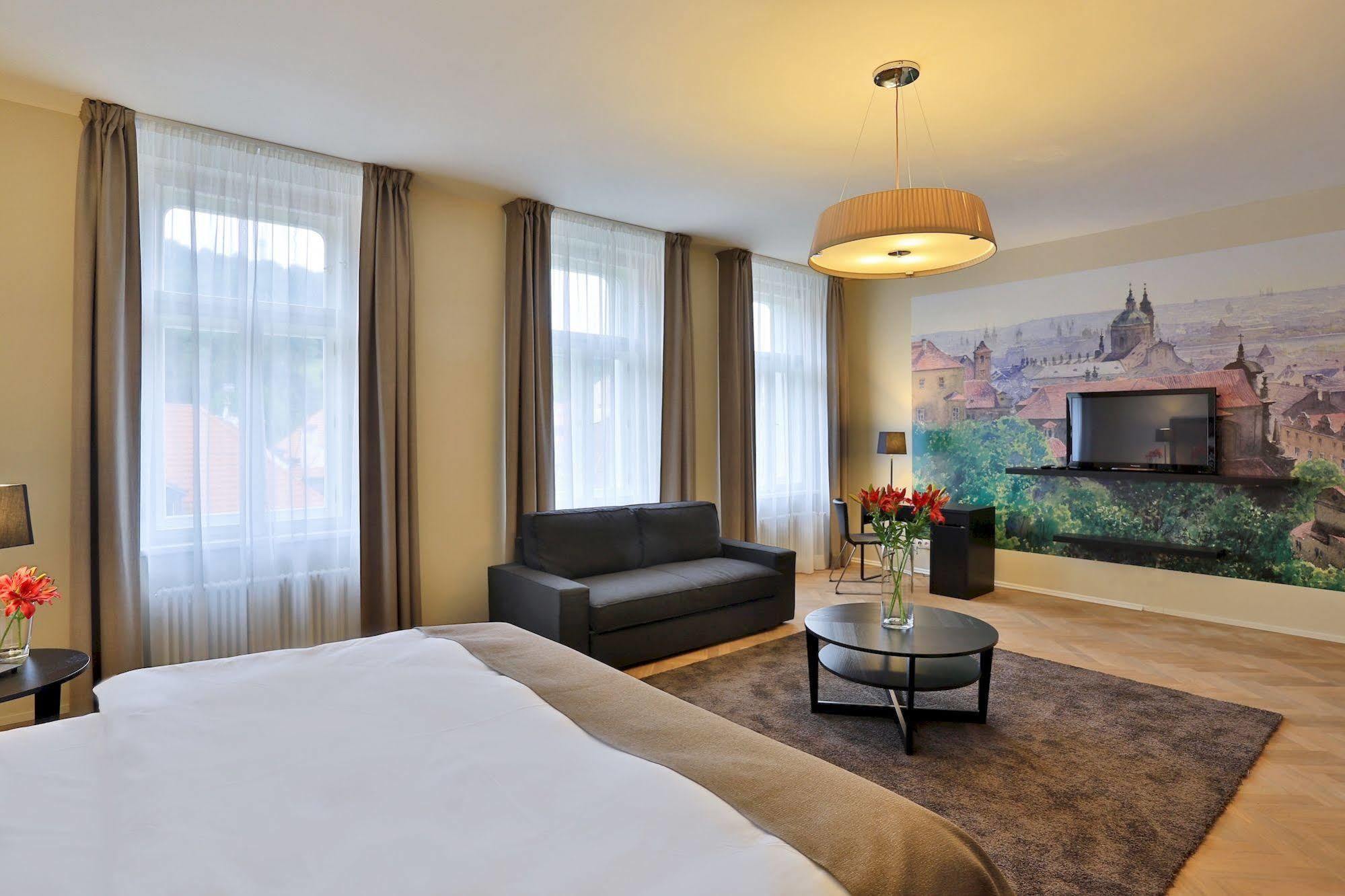 James Hotel & Apartments Praga Exterior foto